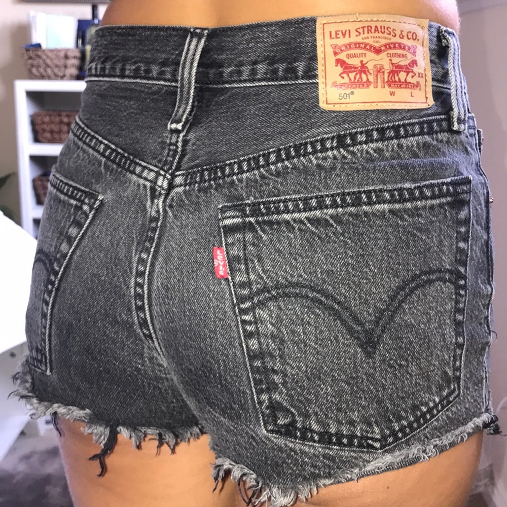 Levi’s 501 High-Waisted Black Shorts